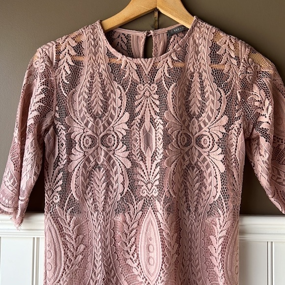 Suzy SHIER Dusty Rose Open Knit Fringe Bodycon Dress Size Small - Picture 3 of 8
